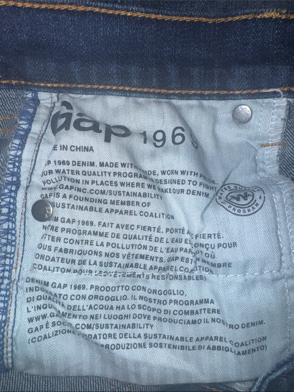 Title: Classic Blue Denim Bermuda Shorts - Picture 4 of 4